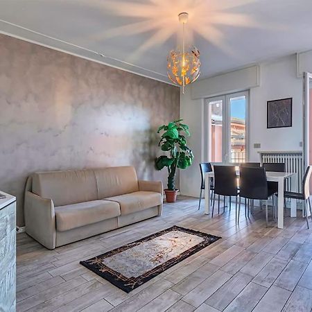 Garda Lake View Apartment Desenzano del Garda Bagian luar foto