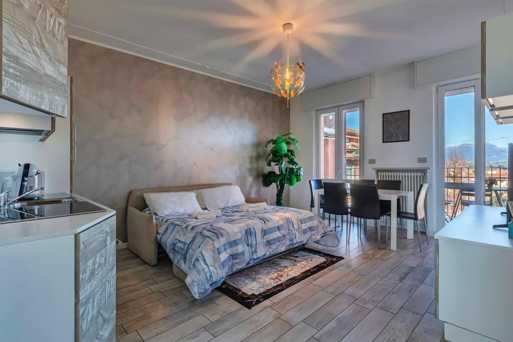 Garda Lake View Apartment Desenzano del Garda Bagian luar foto