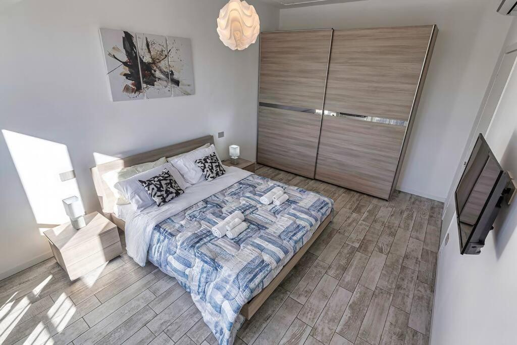 Garda Lake View Apartment Desenzano del Garda Bagian luar foto