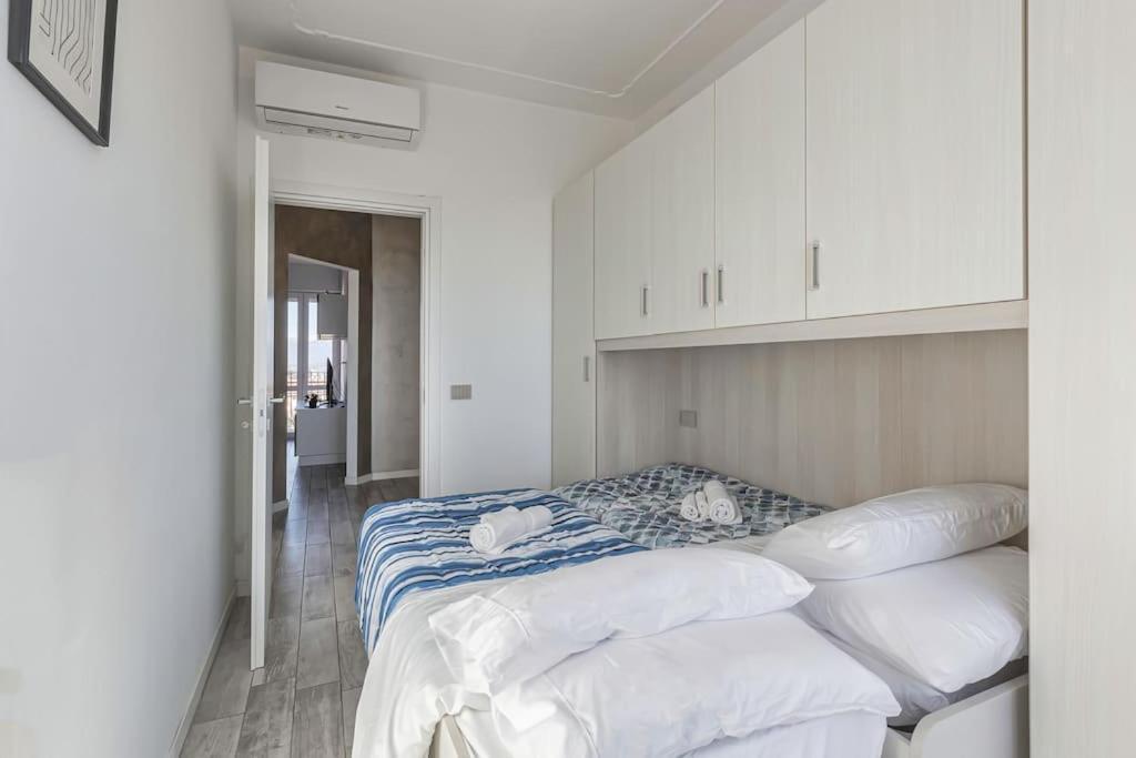 Garda Lake View Apartment Desenzano del Garda Bagian luar foto